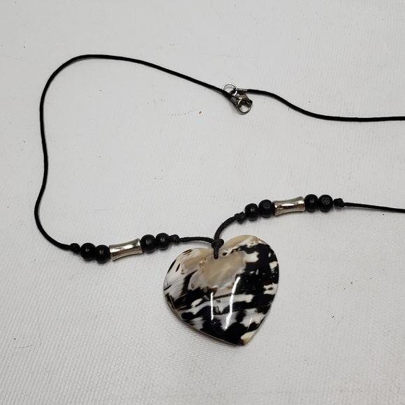 Black White Tan Shell Heart Pendant Rope Necklace - Picture 2 of 14